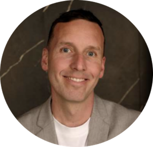 En bild som visar Människoansikte, person, leende, HakaAI-genererat innehåll kan vara felaktigt.