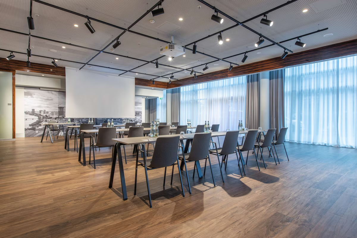 Radisson Blu Hotel, Frankfurt - Atelier meeting room classroom seating