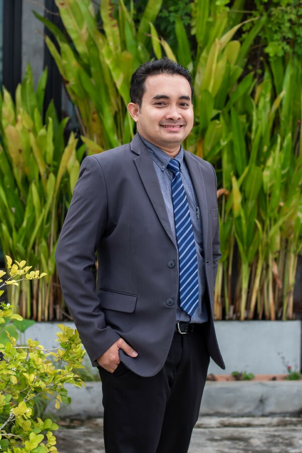 Profile image for Dr. Issara Chanakaewsomboon