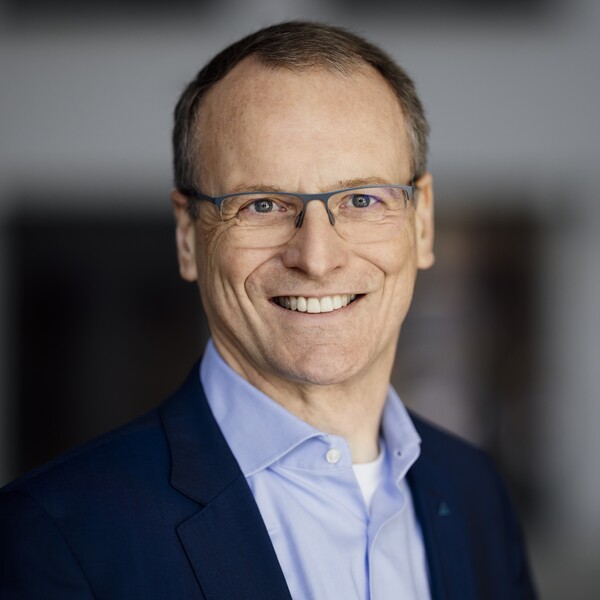 Profilbild für Dr. Michael Fübi