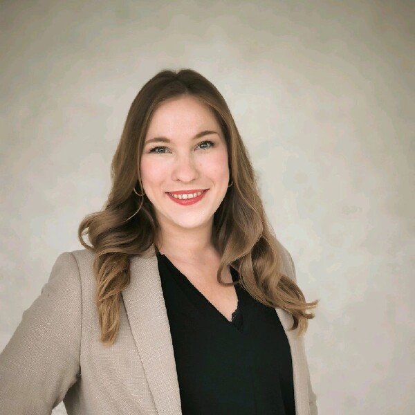 Profile image for Nicole Manger