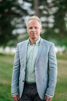 Profilbild för Henrik Boström: Sluta digitisera – börja digitalisera, från data till skalbar kundnytta