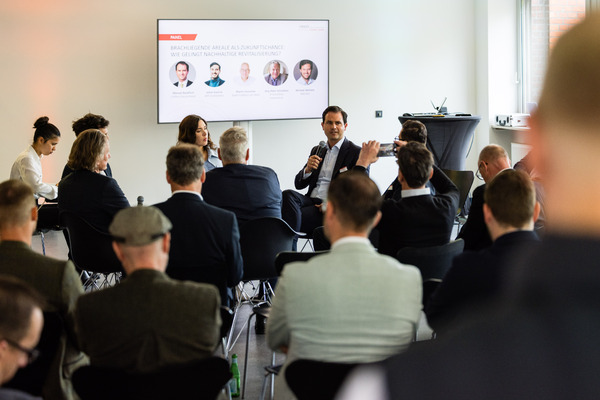 Profilbild für AUDITORIUMSDEBATTE | VERTIKALE STADTENTWICKLUNG - VISION ODER BALD GELEBTE REALITÄT?