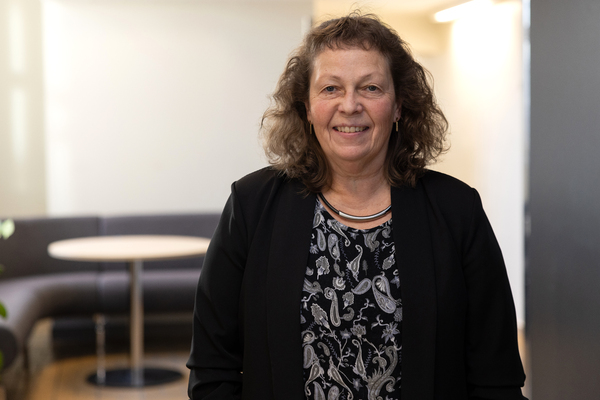 Profilbild för När trygghetslarmet följer med ut: Så skapar GPS-larm trygghet och självständighet 