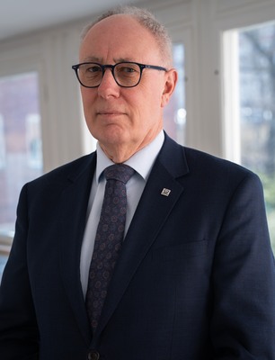 Profilbild för Att leda digital utveckling av nationell kunskapsstyrning – erfarenheter och lärdomar från Socialstyrelsen
