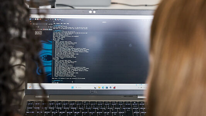 Profilbild für Coding bei Light&Schools
