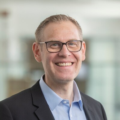 Profilbild för Mattias Wallmark: Från stuprör till sammanhang: Modet att digitalisera tillsammans