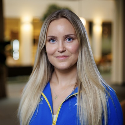 Profilbild för Moderator Jennifer Sturedahl inleder dagen